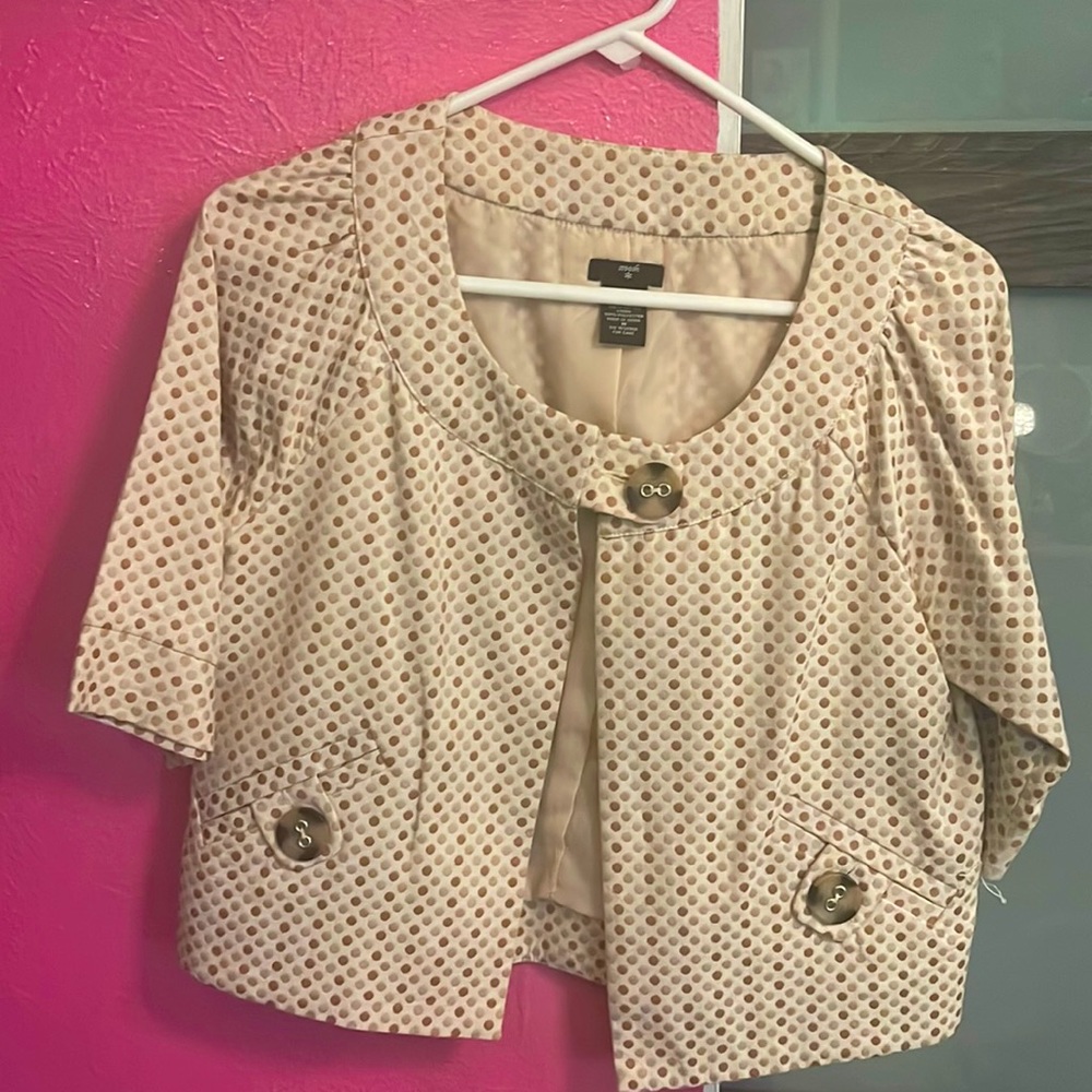 Jacket with 3/4 sleeves, tan and cream polka dots, size M